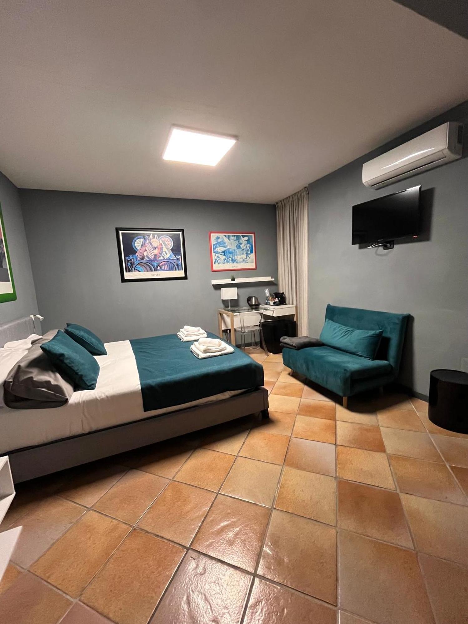 Naples Luxury Suites B&B Exterior photo